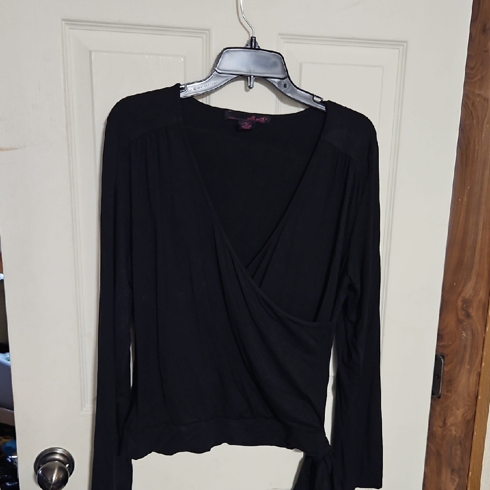 WILLI SMITH BLACK WRAP TOP: GOOD CONDITION: SIZE XL